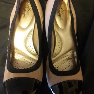 Dexflex comfort Flats - SOLD